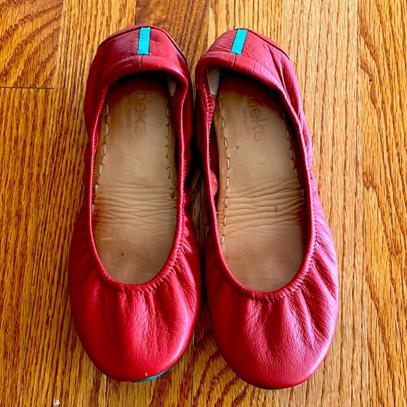 EUC Tieks ballet shoes size 7 Cardinal Red - Picture 2 of 4